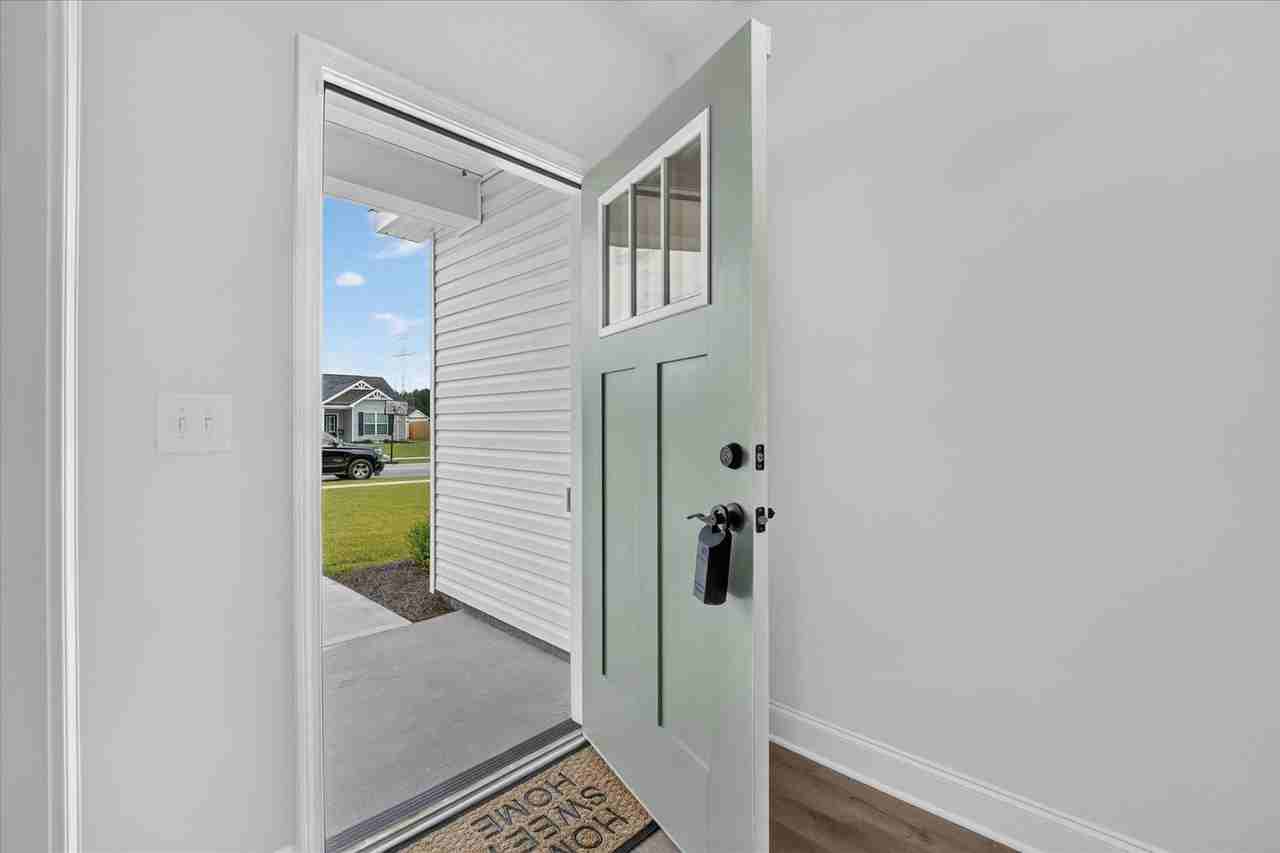 329 Crosswinds Dr - Photo 2 of 39