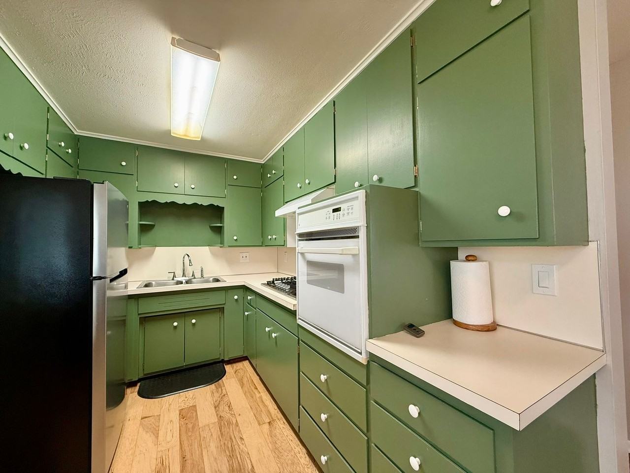 4605 N 55th St - Photo 2 of 43