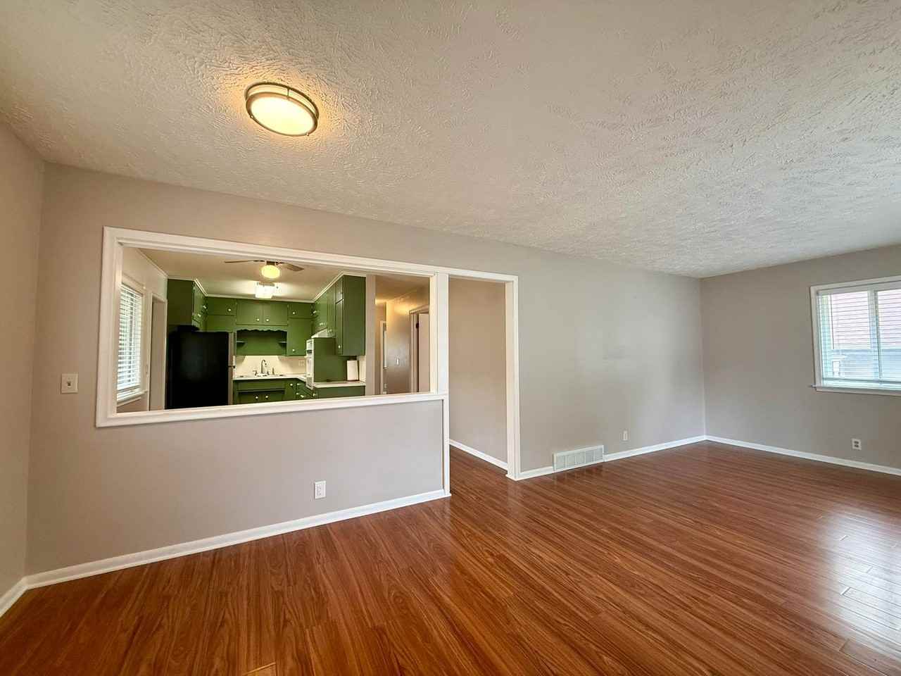 4605 N 55th St - Photo 3 of 43