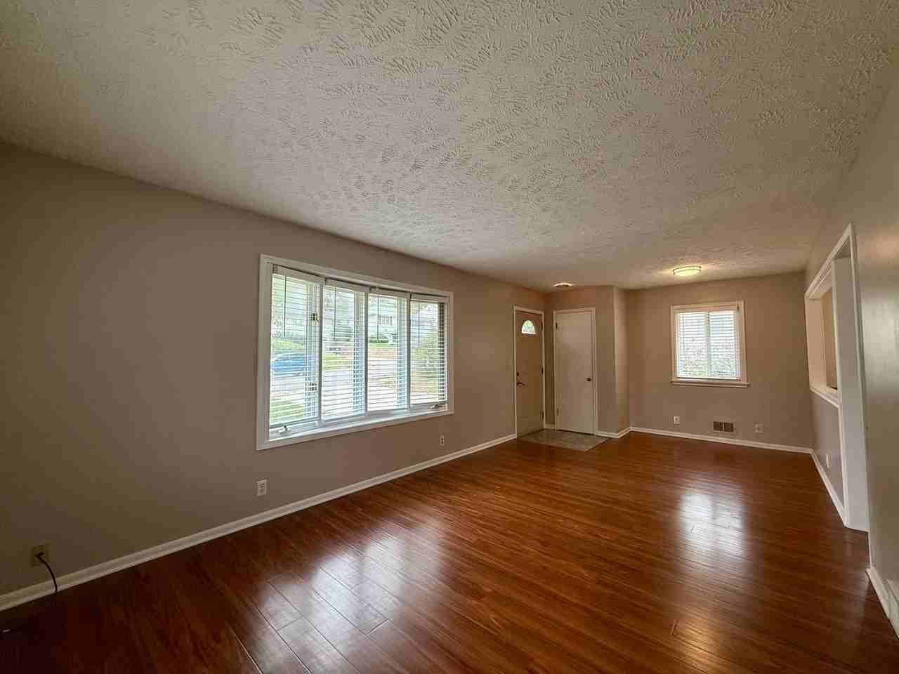 4605 N 55th St - Photo 7 of 43
