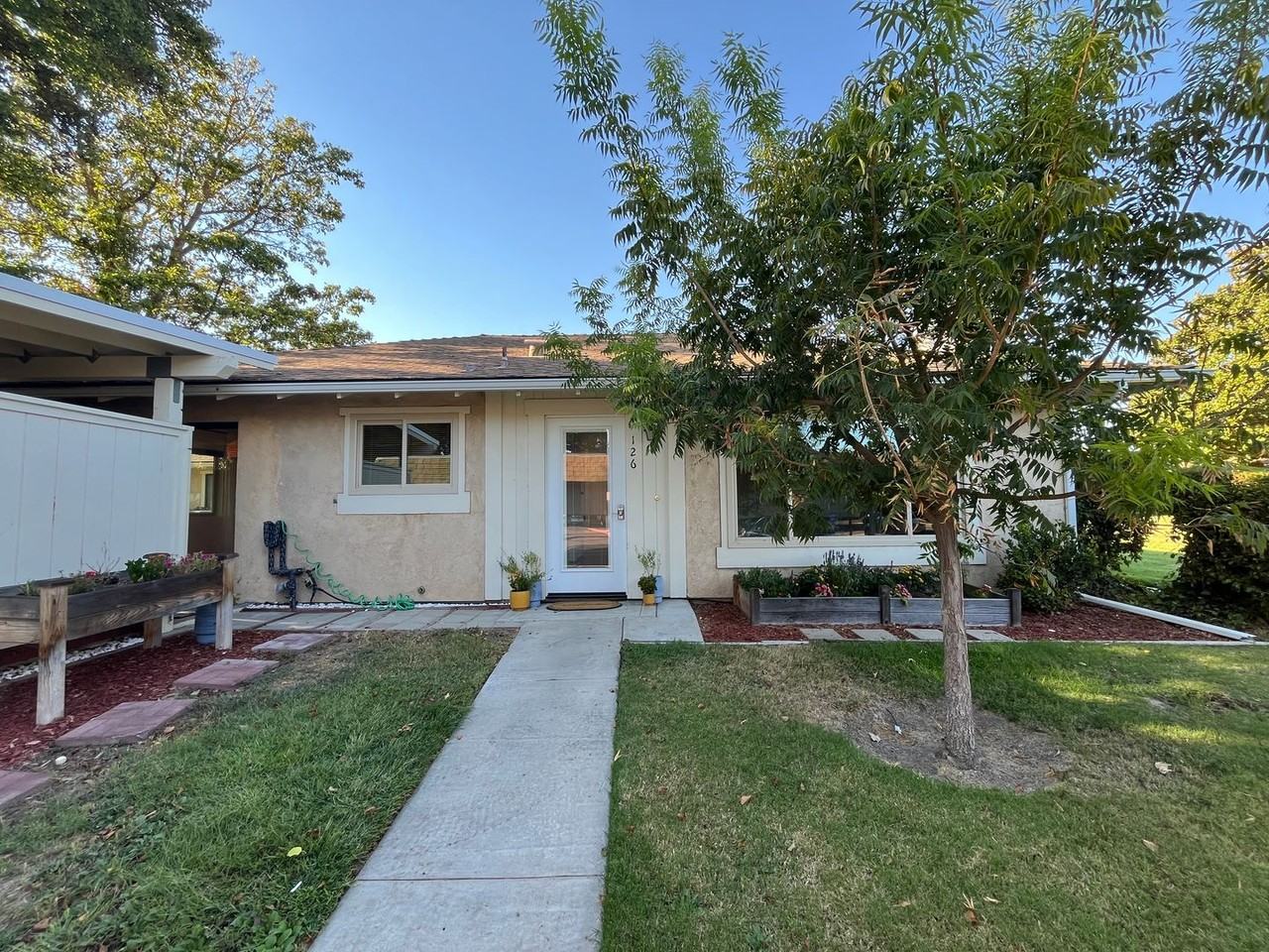 126 Flag Way #B - Photo 4 of 50