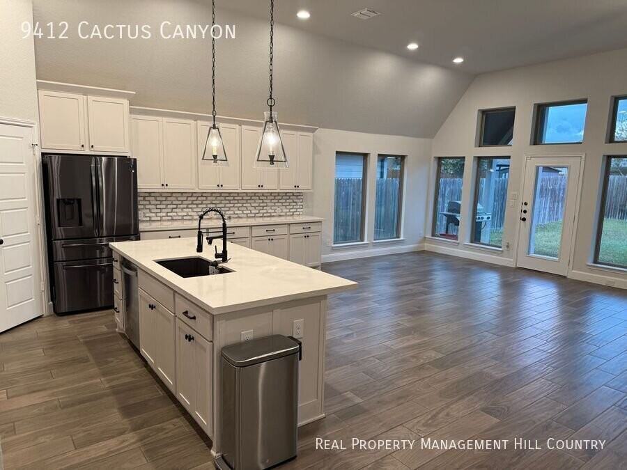 9412 Cactus Cyn - Photo 4 of 29
