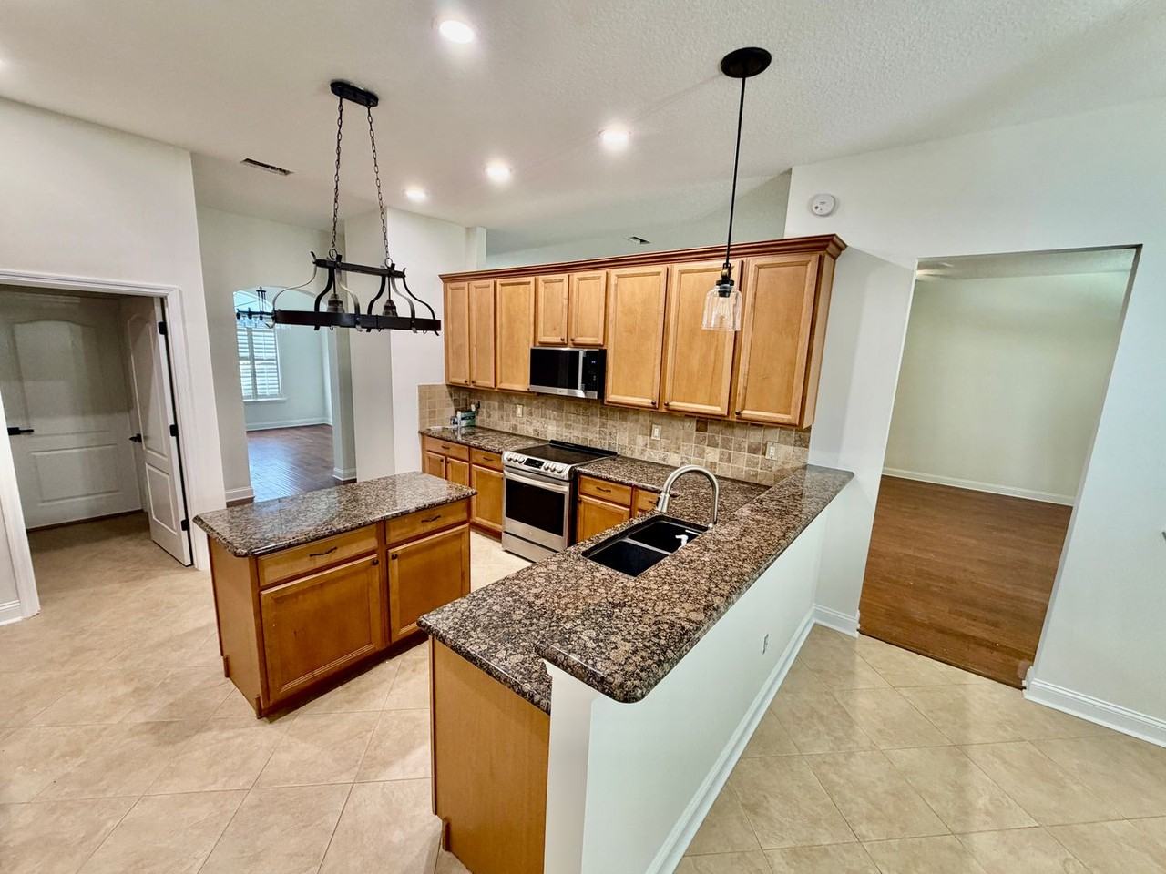 33034 Sunny Parke Cir - Photo 3 of 20