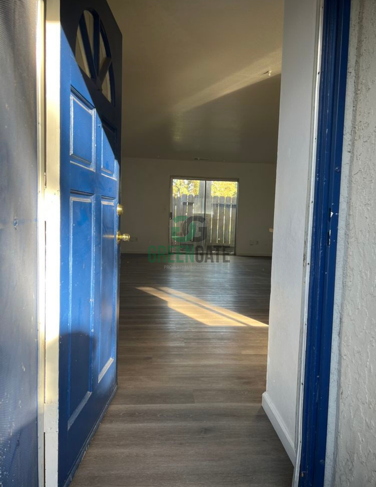 645 South Ave - Photo 5 of 23