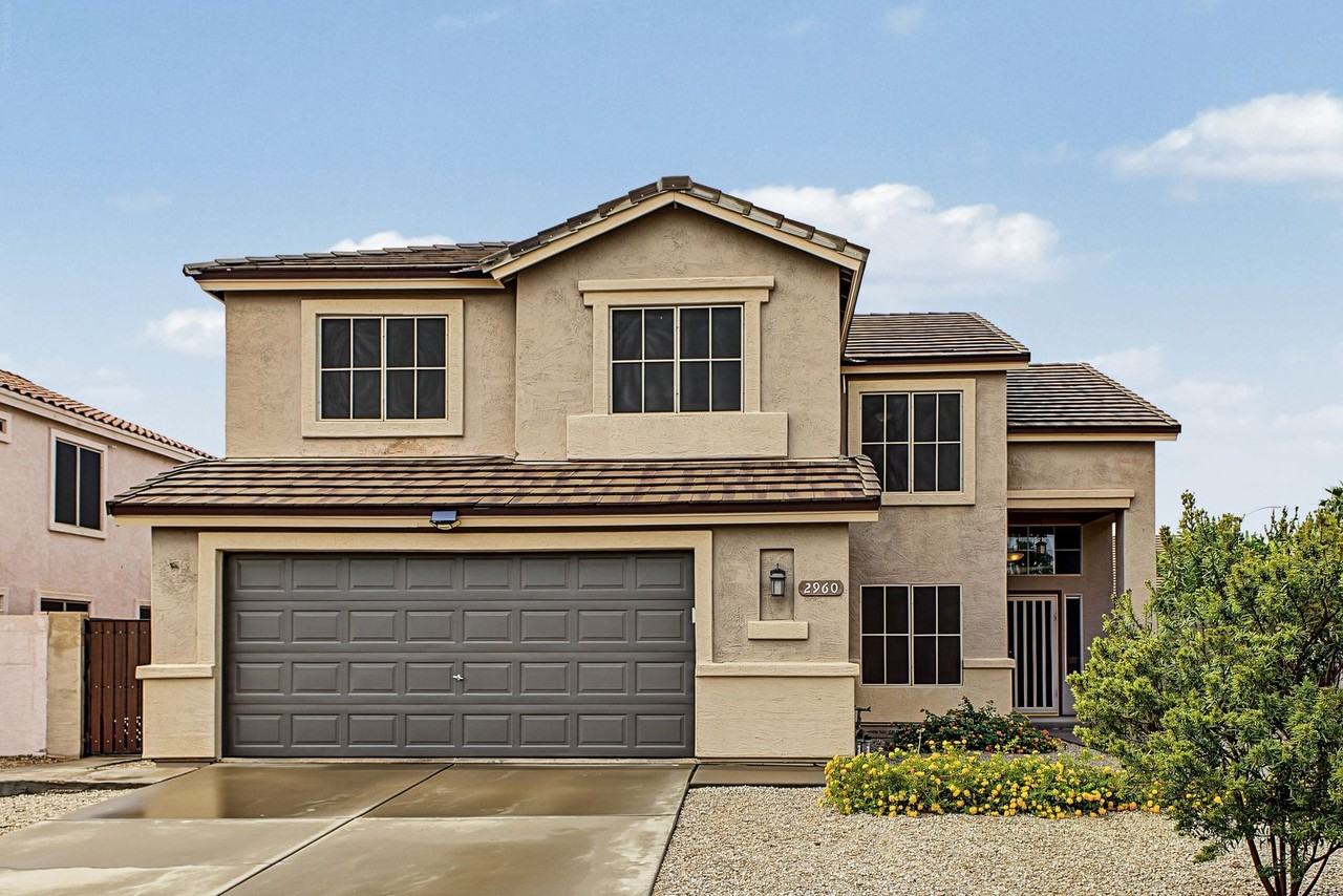 2960 S Esmeralda Cir - Photo 2 of 44