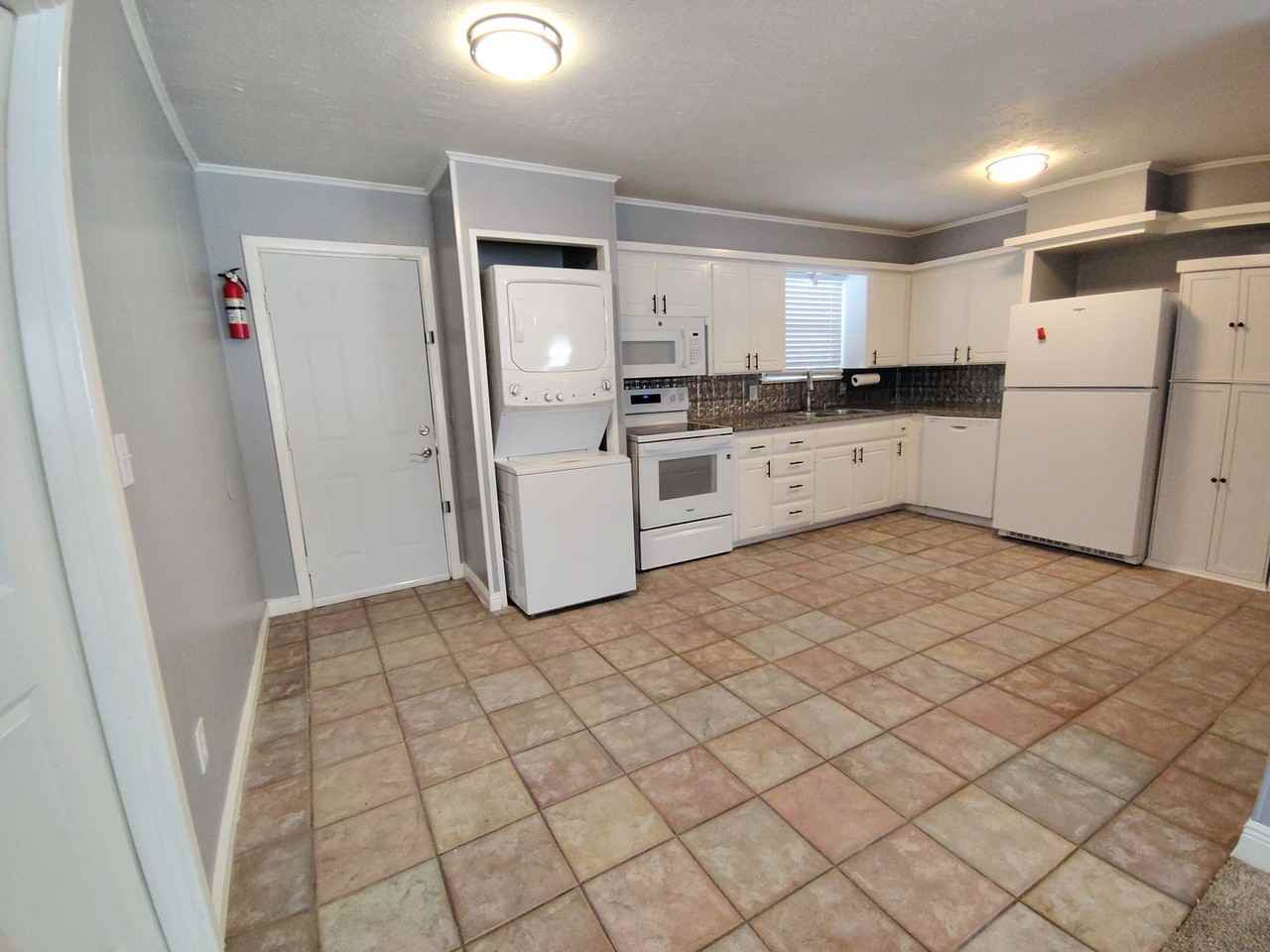 4818 52nd St - Photo 3 of 8