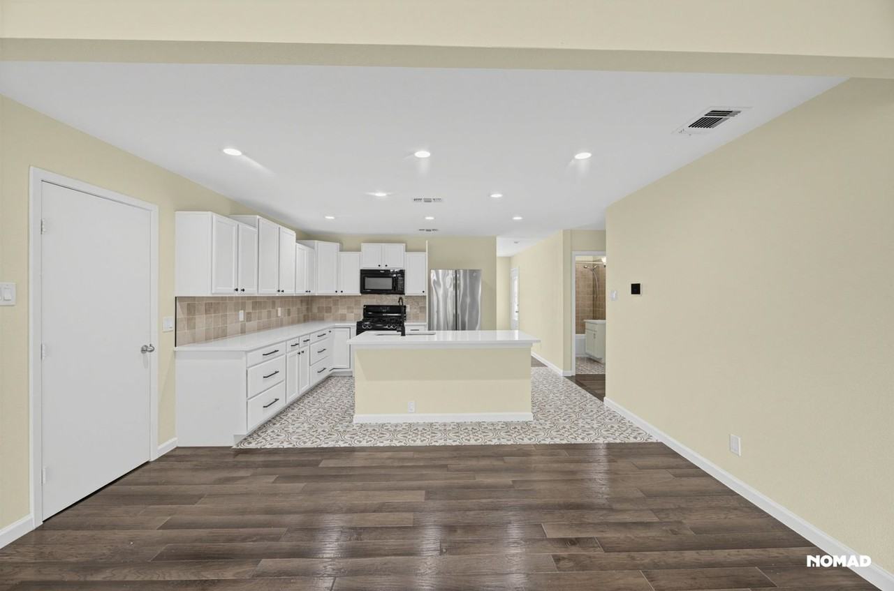 1614 Merriford Ln - Photo 6 of 33
