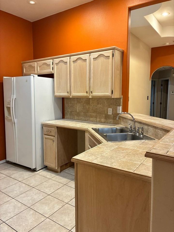 3503 N 41st Ln - Photo 6 of 16