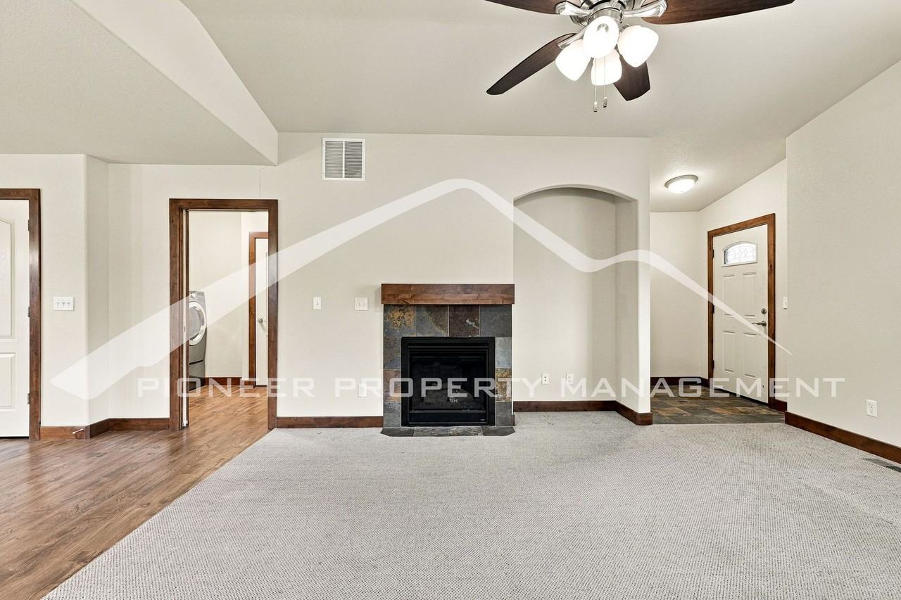 870 Humboldt Peak Ln - Photo 6 of 29