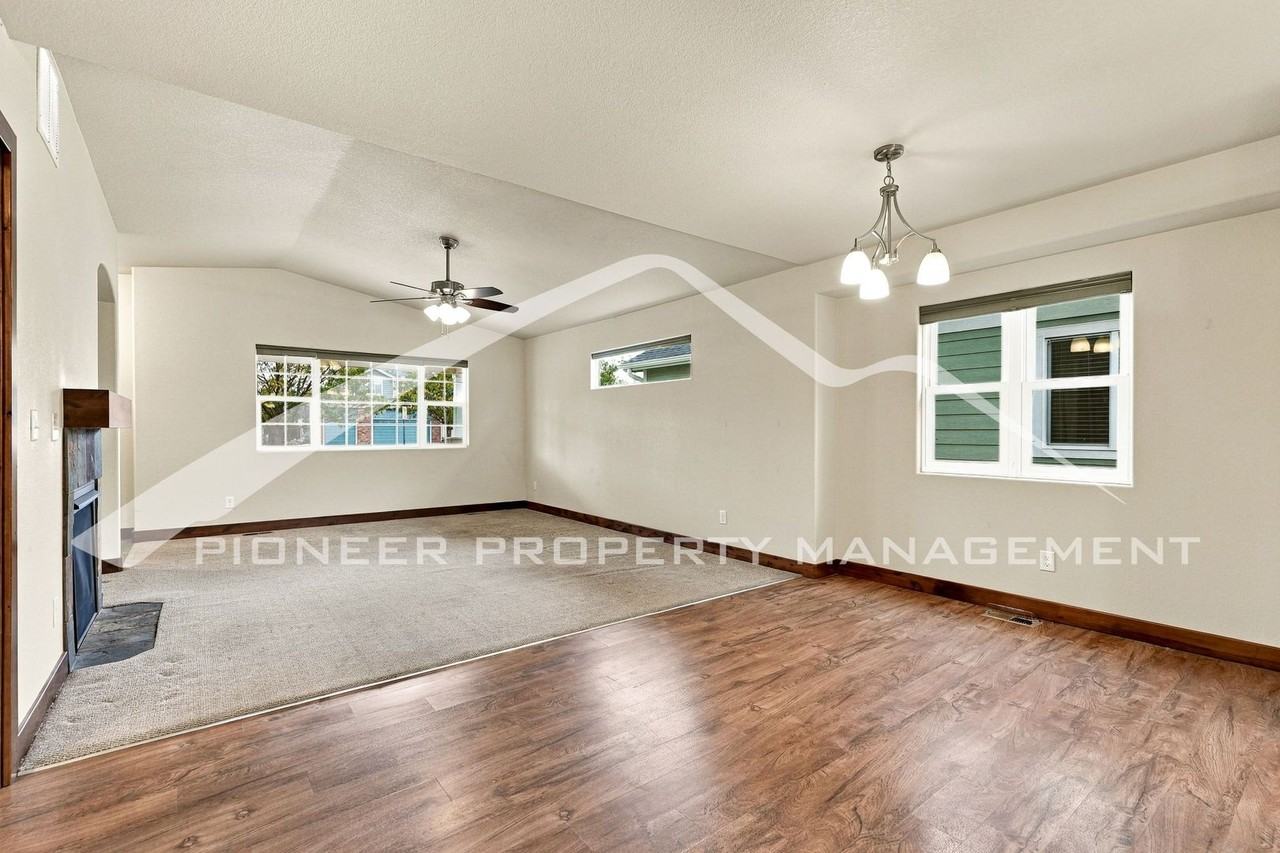 870 Humboldt Peak Ln - Photo 7 of 29