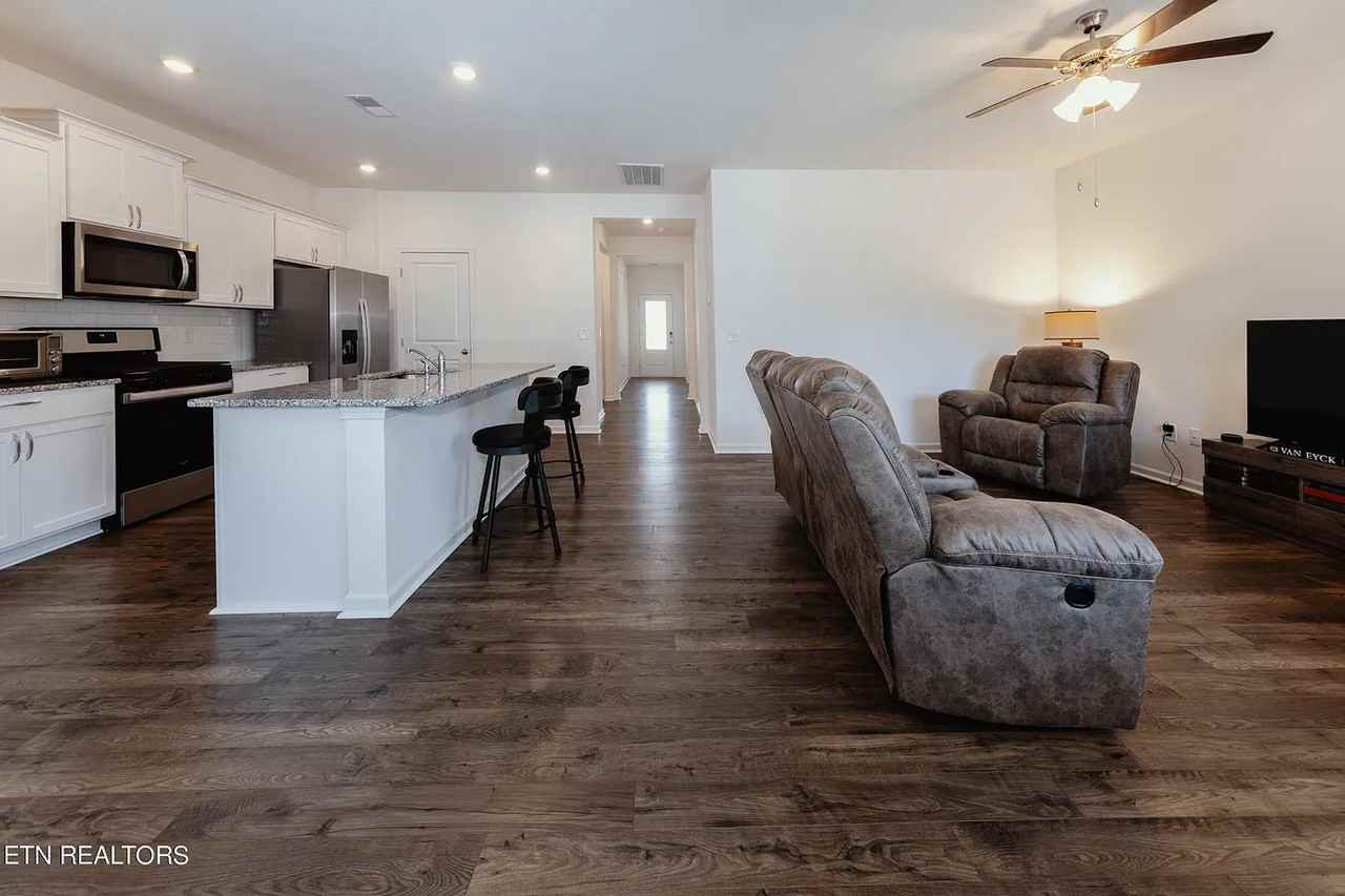 2776 Red Barn Rd - Photo 7 of 23