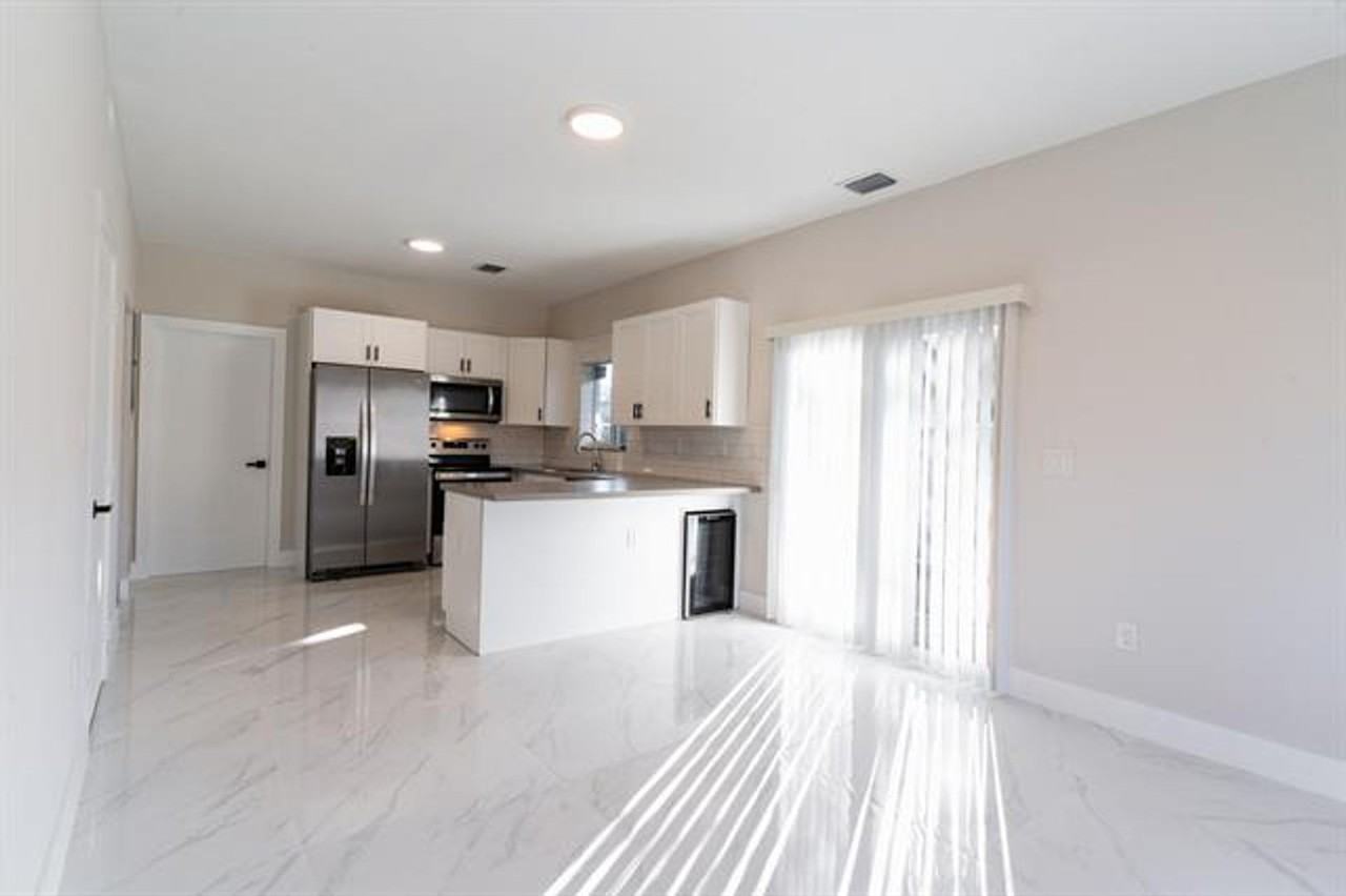 2284 2284 NW 82nd St th 1 - Photo 4 of 18
