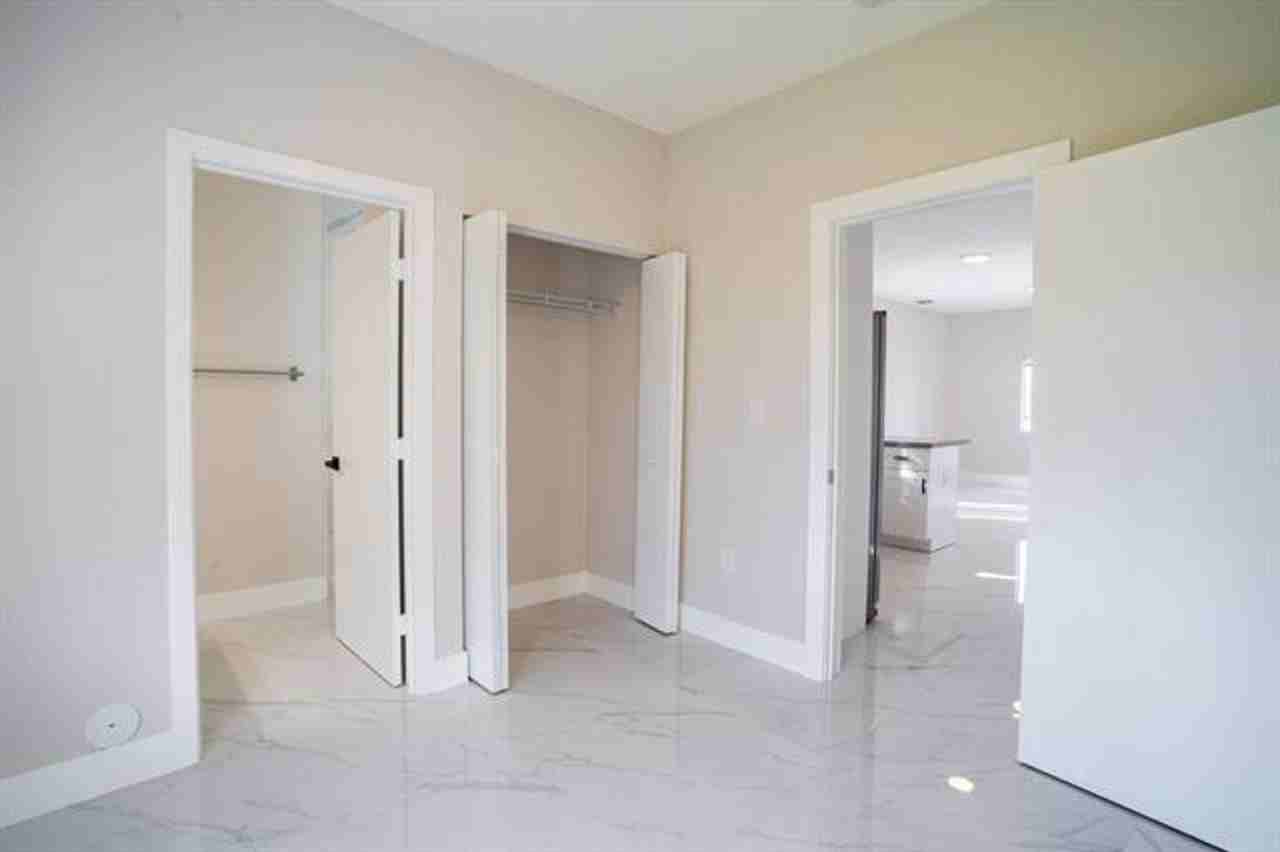 2284 2284 NW 82nd St th 1 - Photo 7 of 18