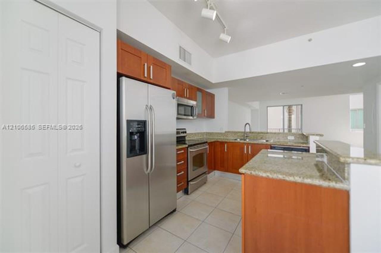 2146 2146 Van Buren St th 406 - Photo 6 of 15