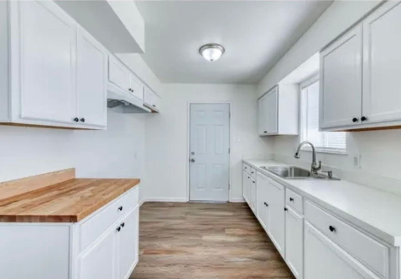 1838 S Whitney Ave - Photo 5 of 12