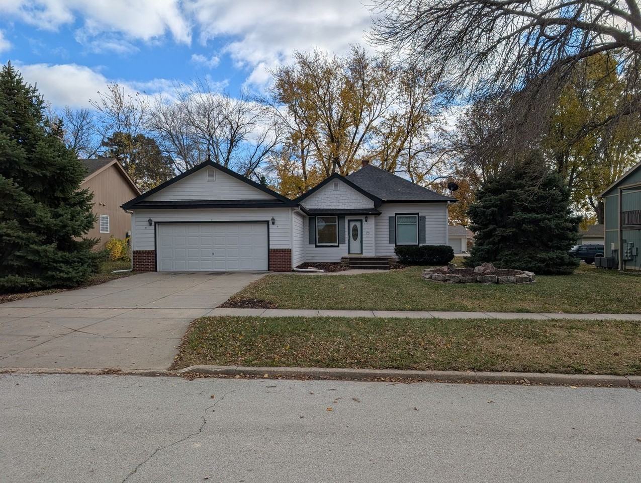 513 Langdon Ave - Photo 2 of 5