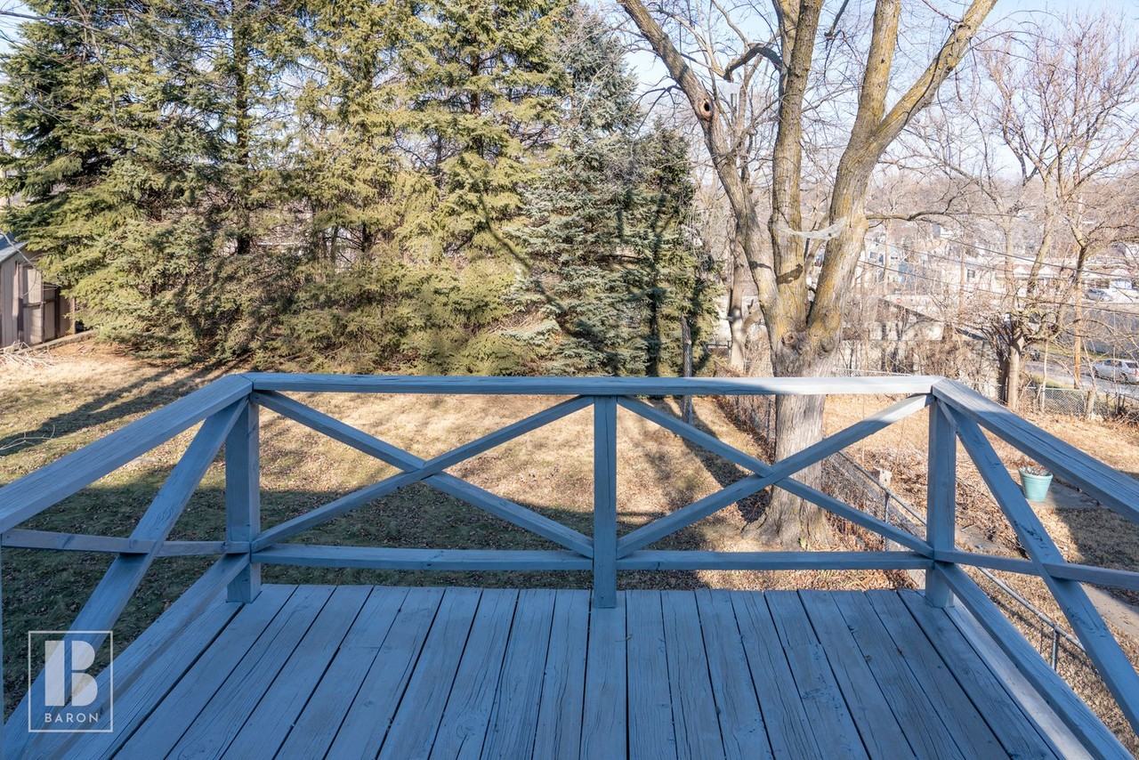 7054 Corby St - Photo 3 of 33