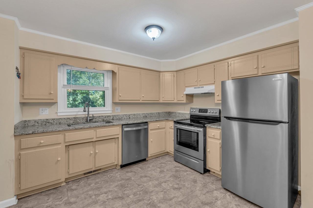14 Dover Dr - Photo 3 of 15