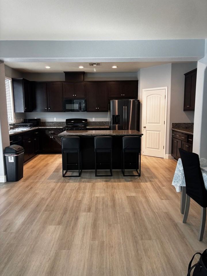 663 Pinelli Dr - Photo 3 of 22