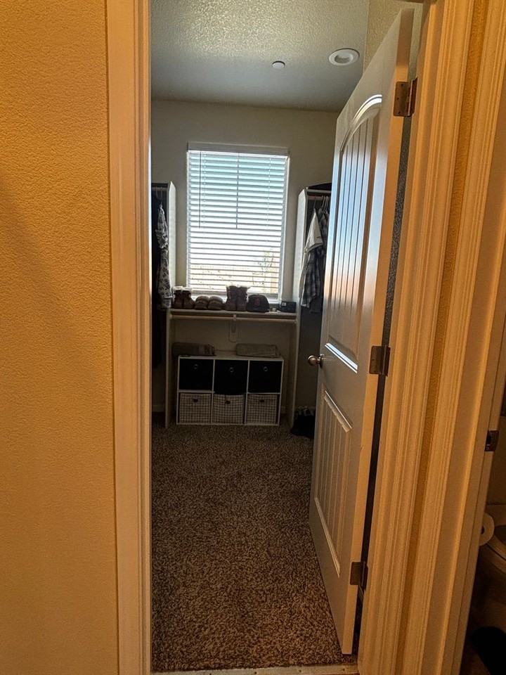 663 Pinelli Dr - Photo 4 of 22