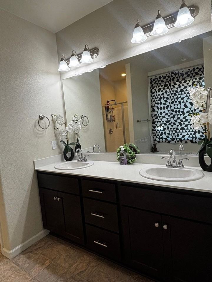 663 Pinelli Dr - Photo 5 of 22