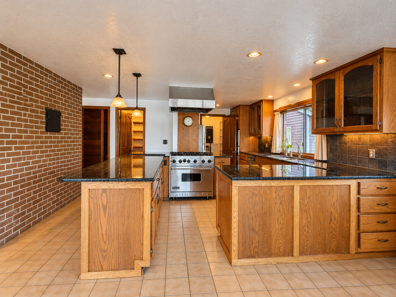 16605 W Lake Goodwin Rd - Photo 7 of 35