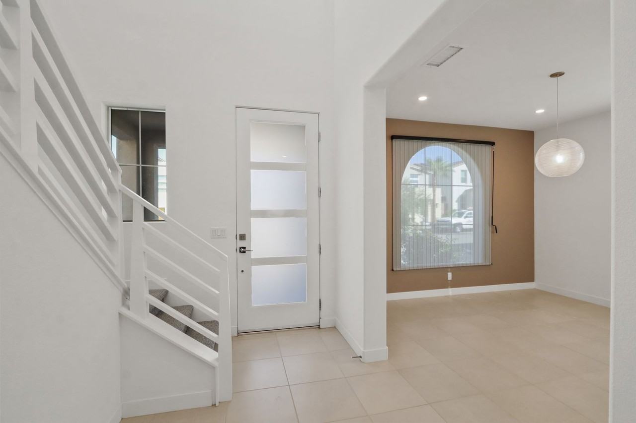 35815 Mccarthy St - Photo 5 of 21