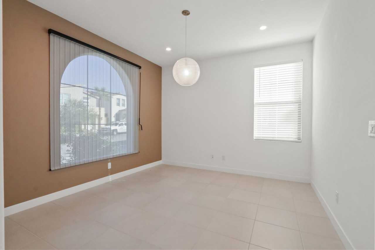 35815 Mccarthy St - Photo 6 of 21