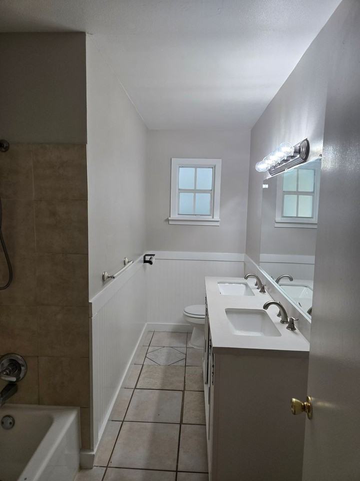 2216 Lakeview Dr - Photo 7 of 34