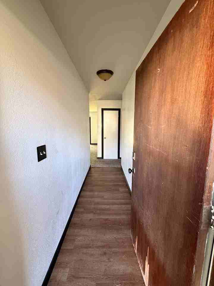 605 N Village Pl - Photo 2 of 16
