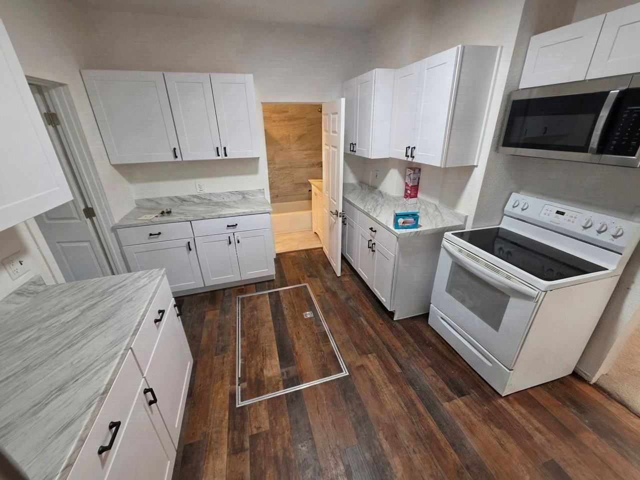 1271 Meade St - Photo 5 of 21