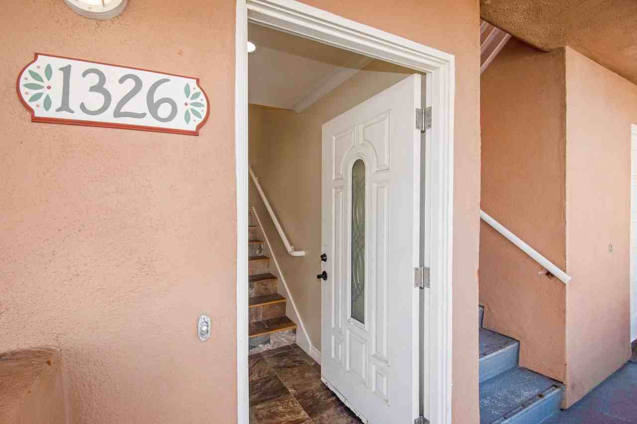 1326 Seacoast Dr - Photo 3 of 26