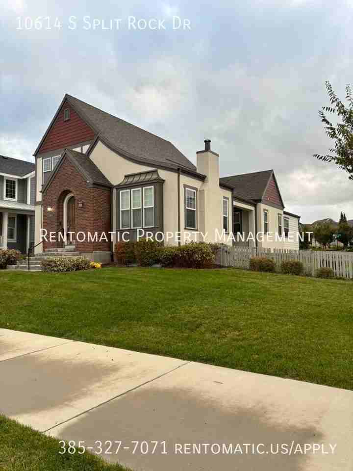 10614 S Split Rock Dr - Photo 2 of 33