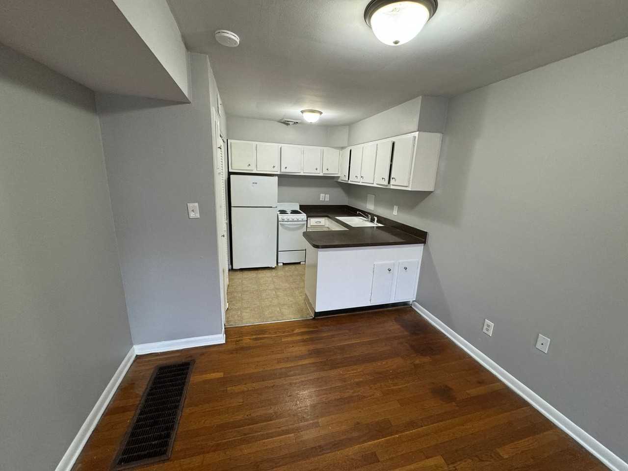 1568 Alexandria Dr #5B - Photo 2 of 16