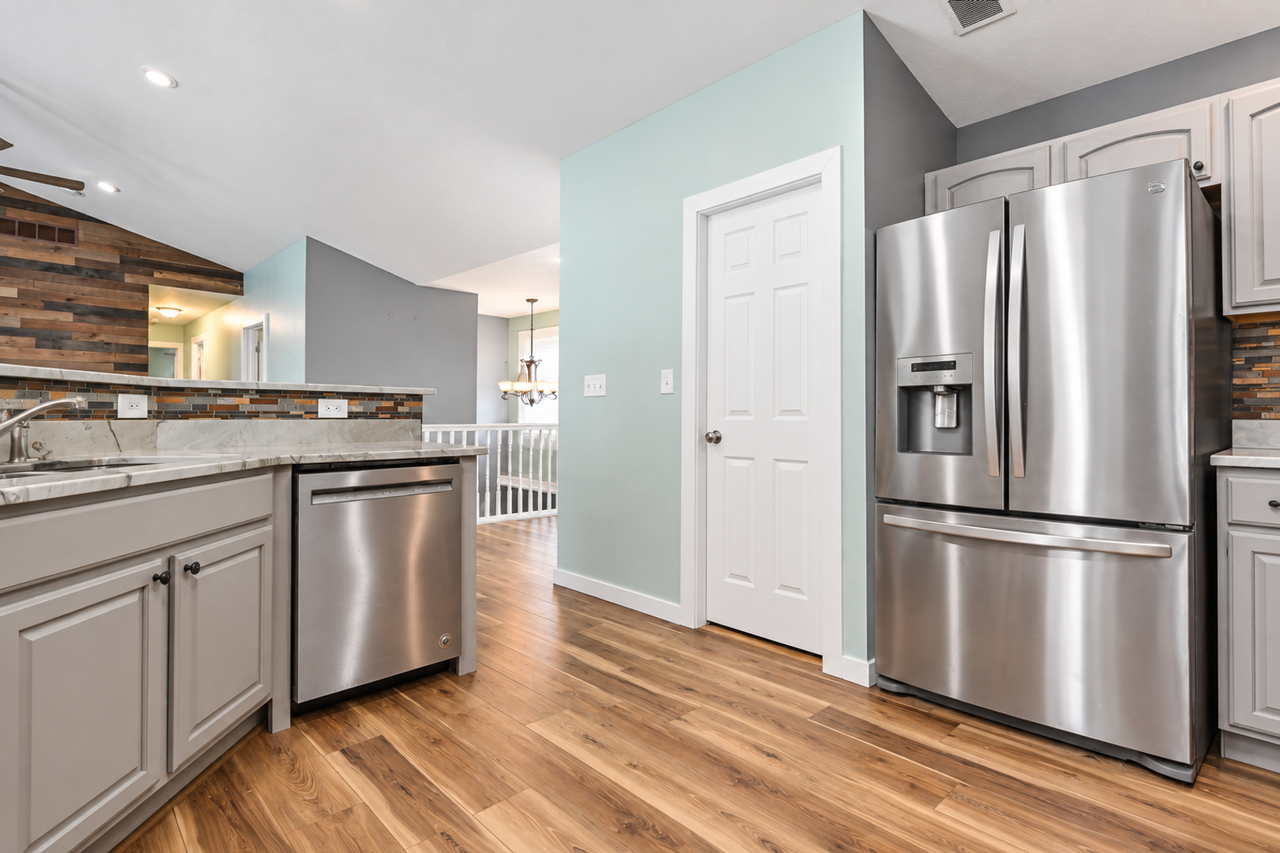740 Arrowhead Blvd - Photo 4 of 49