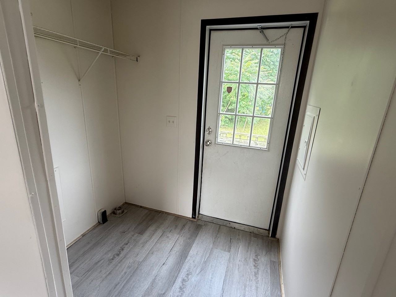 241 Birdsall Dr E - Photo 4 of 8