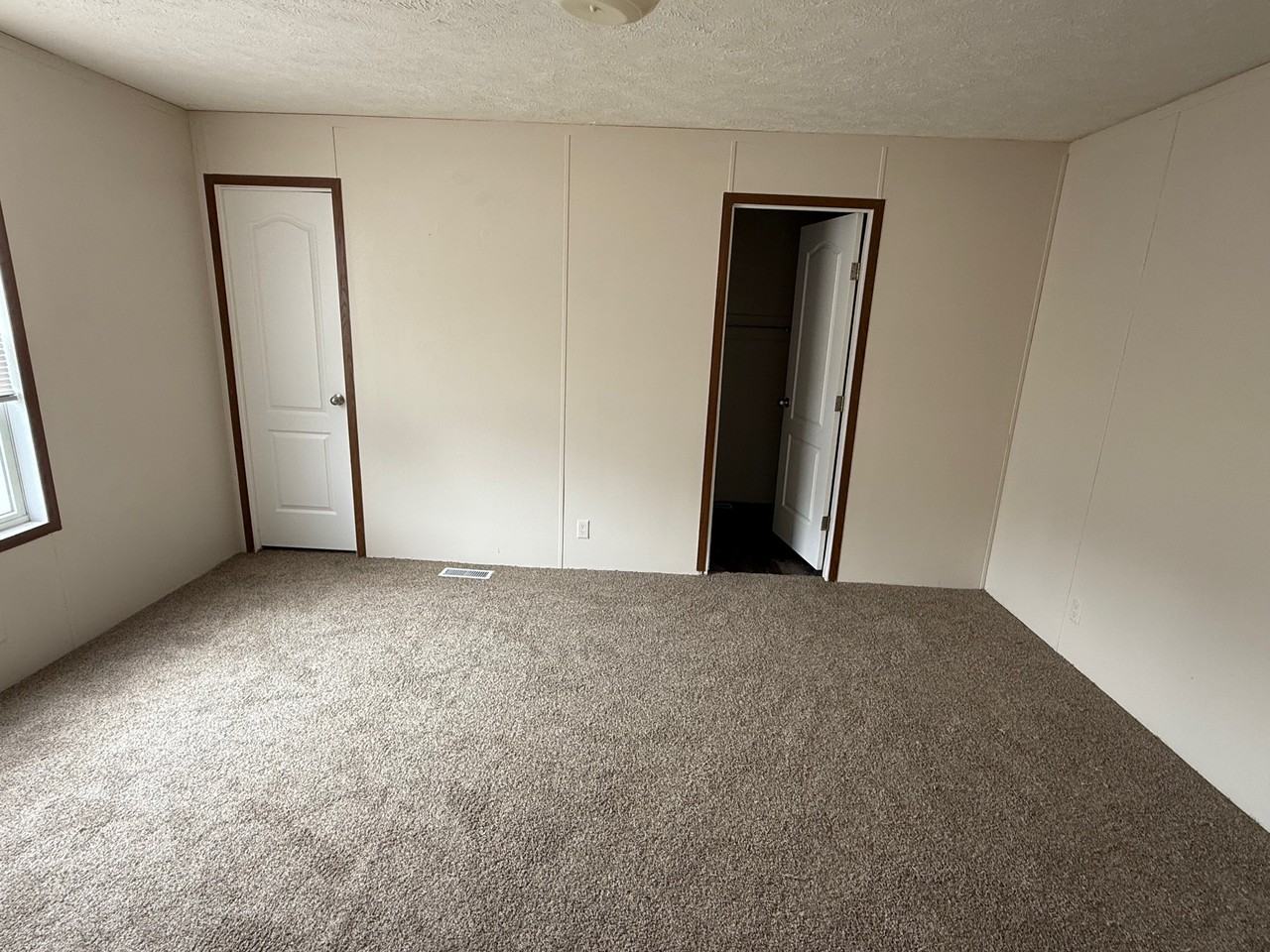 241 Birdsall Dr E - Photo 5 of 8