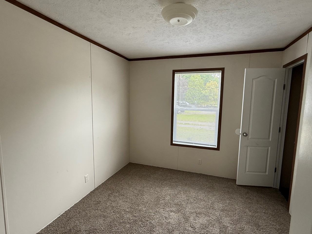 241 Birdsall Dr E - Photo 6 of 8