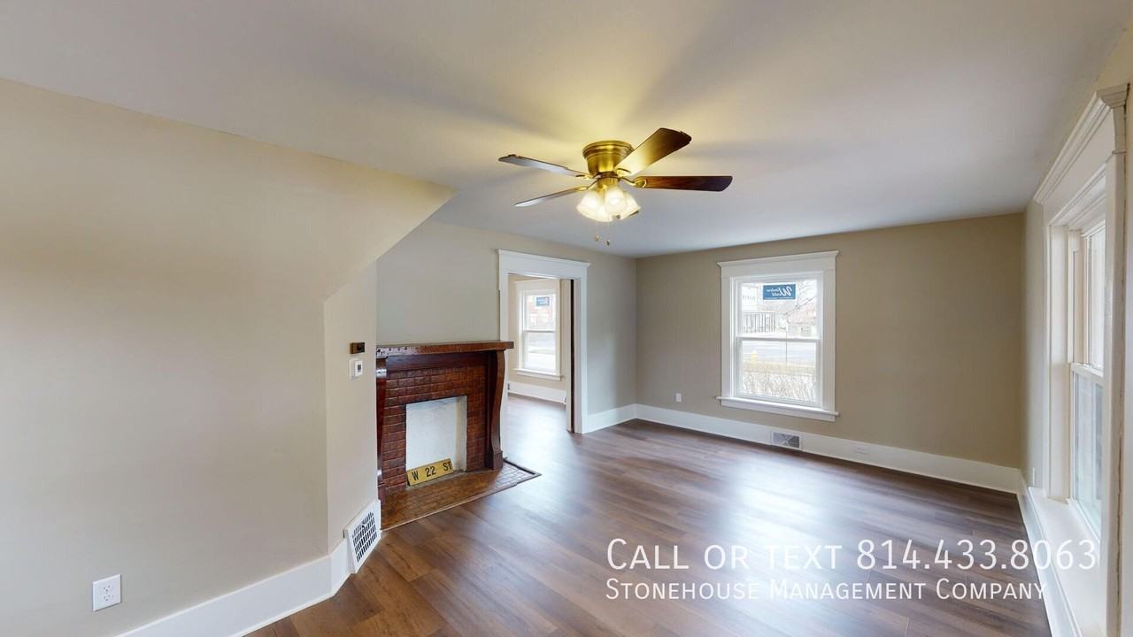 1104 W 23rd St - Photo 3 of 30