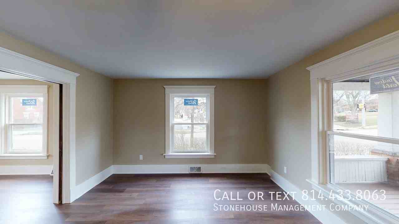 1104 W 23rd St - Photo 4 of 30