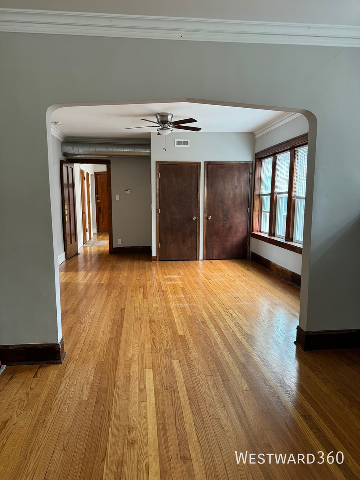 4815 W Cornelia Ave #1F - Photo 3 of 11
