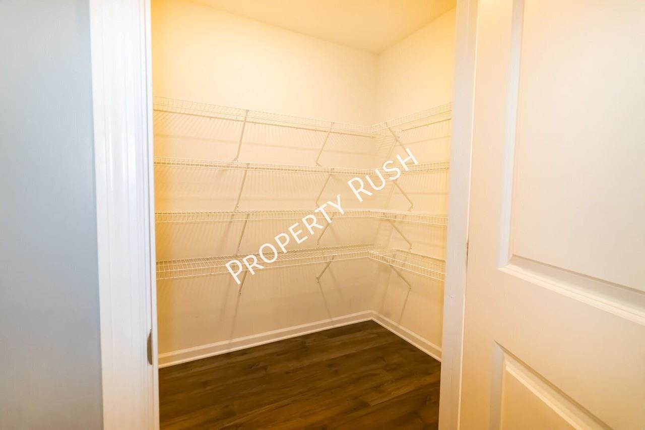 6556 Long Horn St - Photo 7 of 38