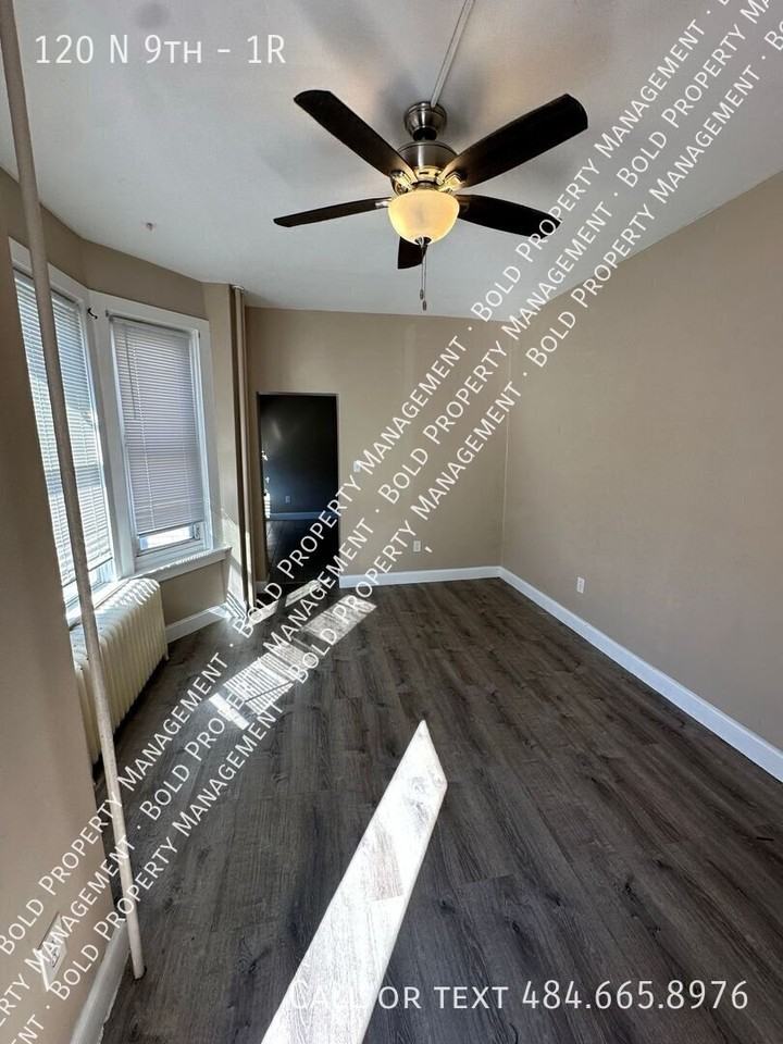 120 N 9th St #1R - Photo 2 of 8