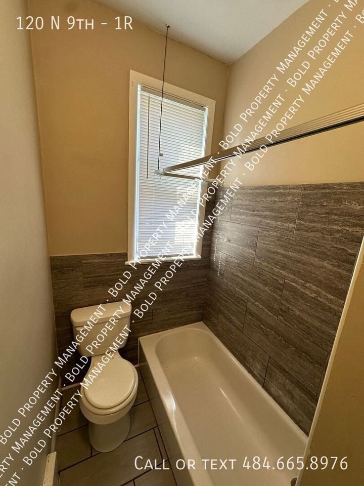 120 N 9th St #1R - Photo 6 of 8