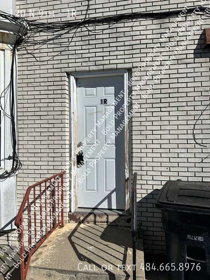 120 N 9th St #1R - Photo 7 of 8