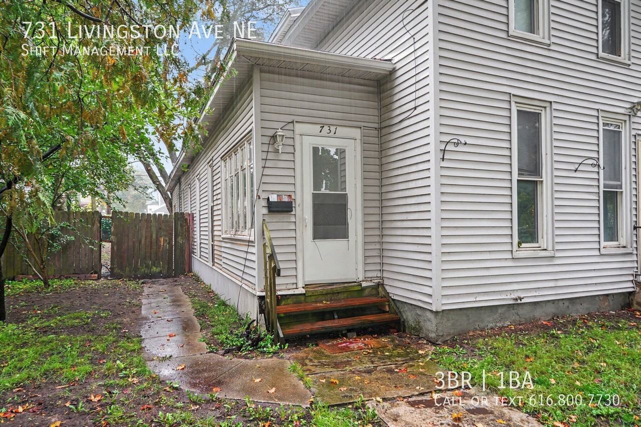 731 Livingston Ave Ne - Photo 3 of 13