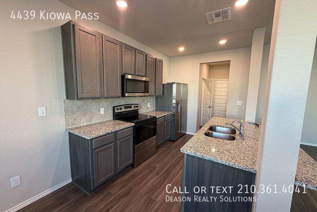 4439 Kiowa Pass - Photo 4 of 36
