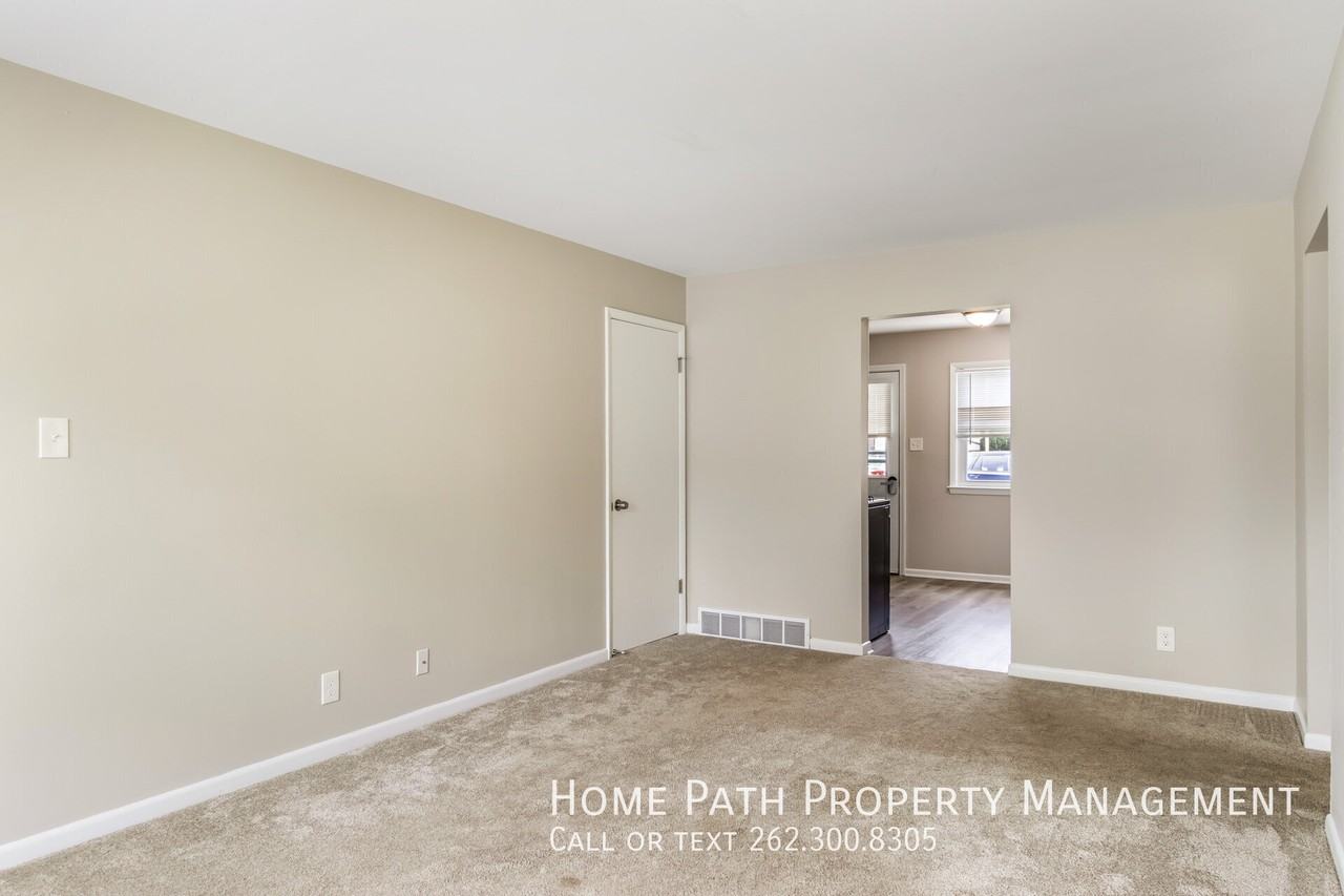 240 W Newhall Ave #2 - Photo 3 of 15