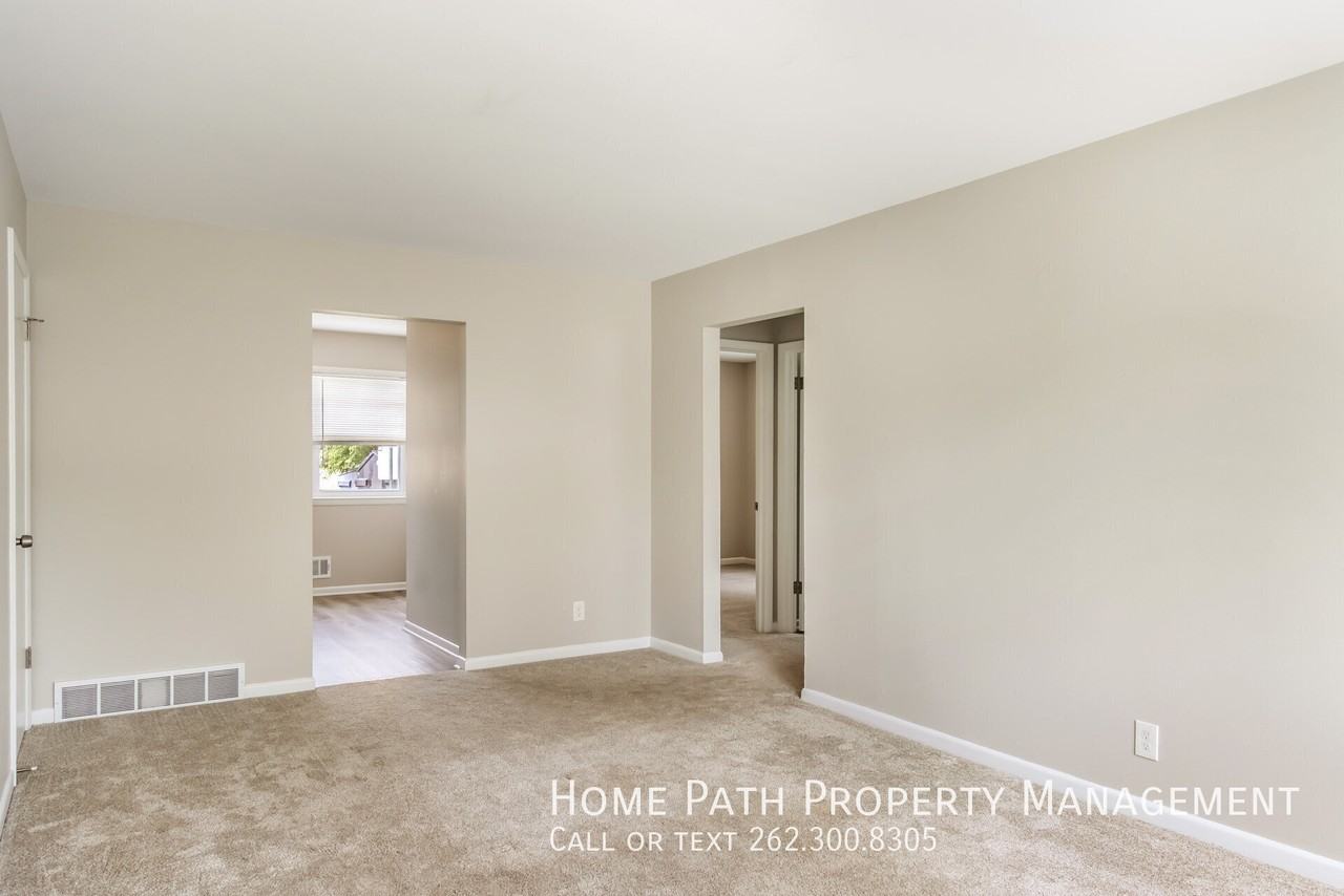 240 W Newhall Ave #2 - Photo 4 of 15