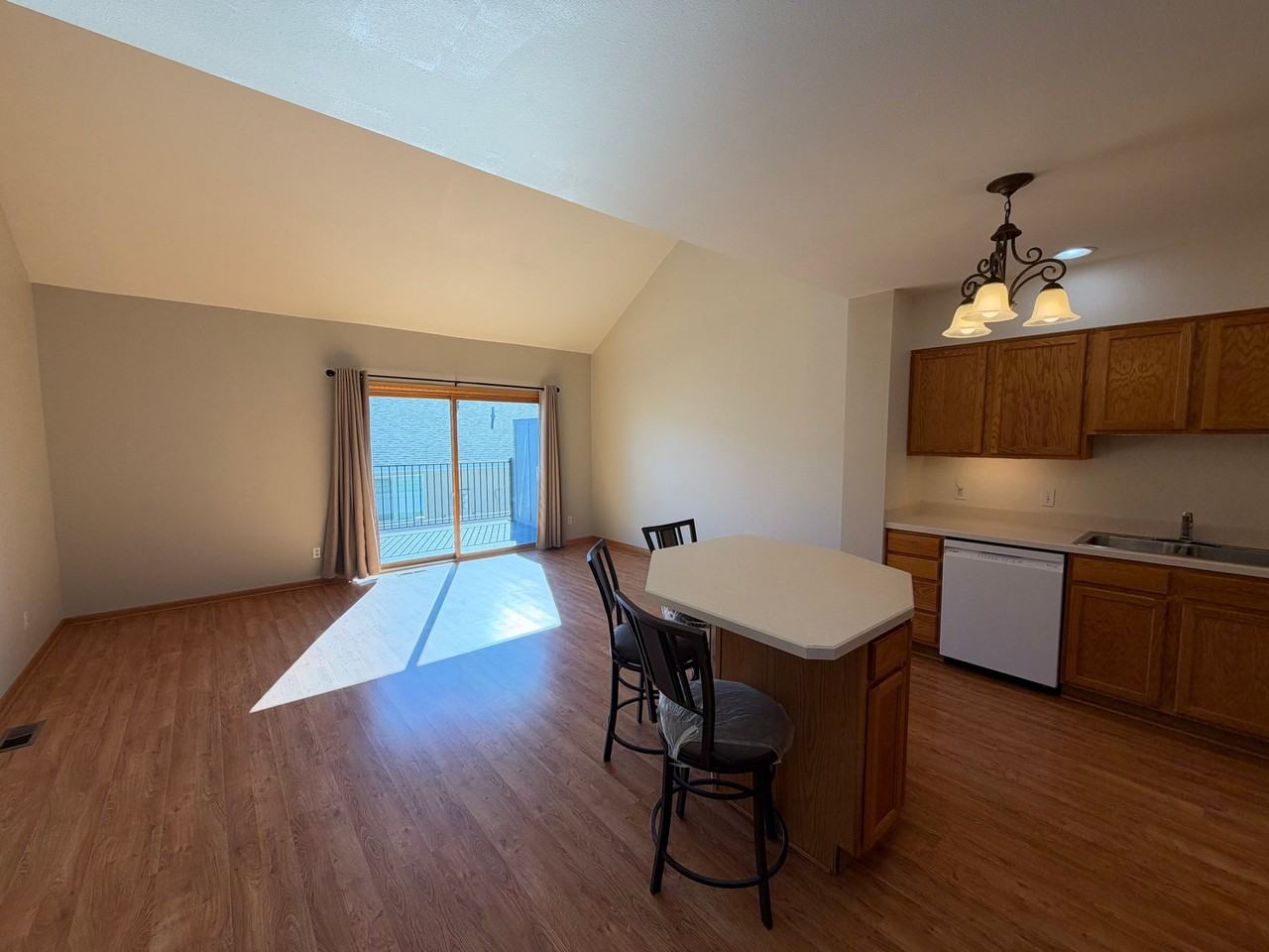 3170 Solar Blvd - Photo 6 of 19